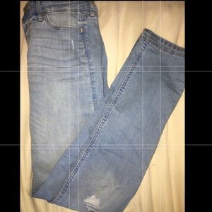 Low rise skinny jeans